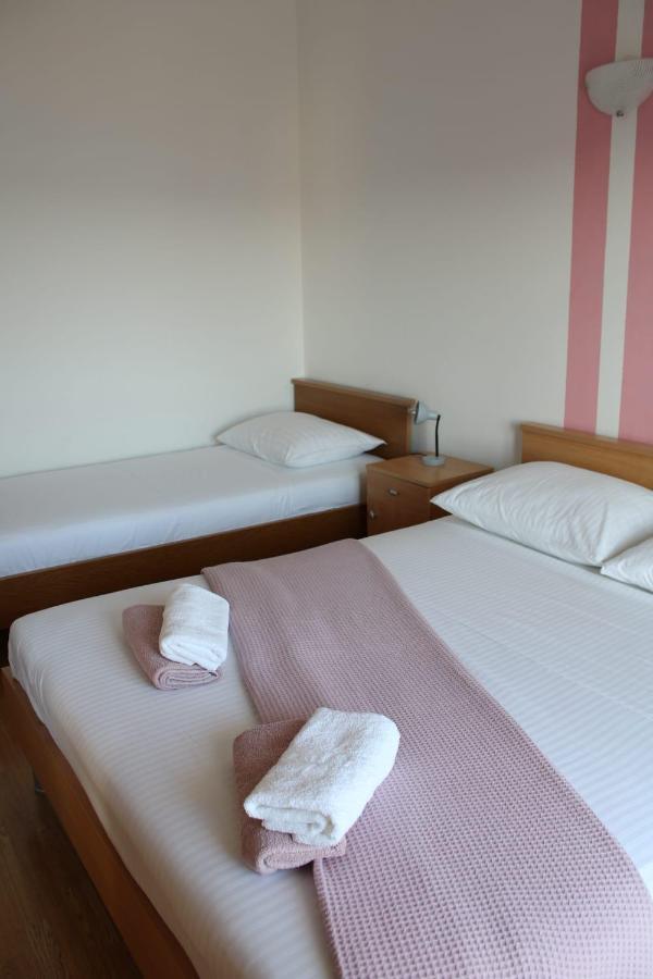 Apartments Renata Seget Donji ภายนอก รูปภาพ