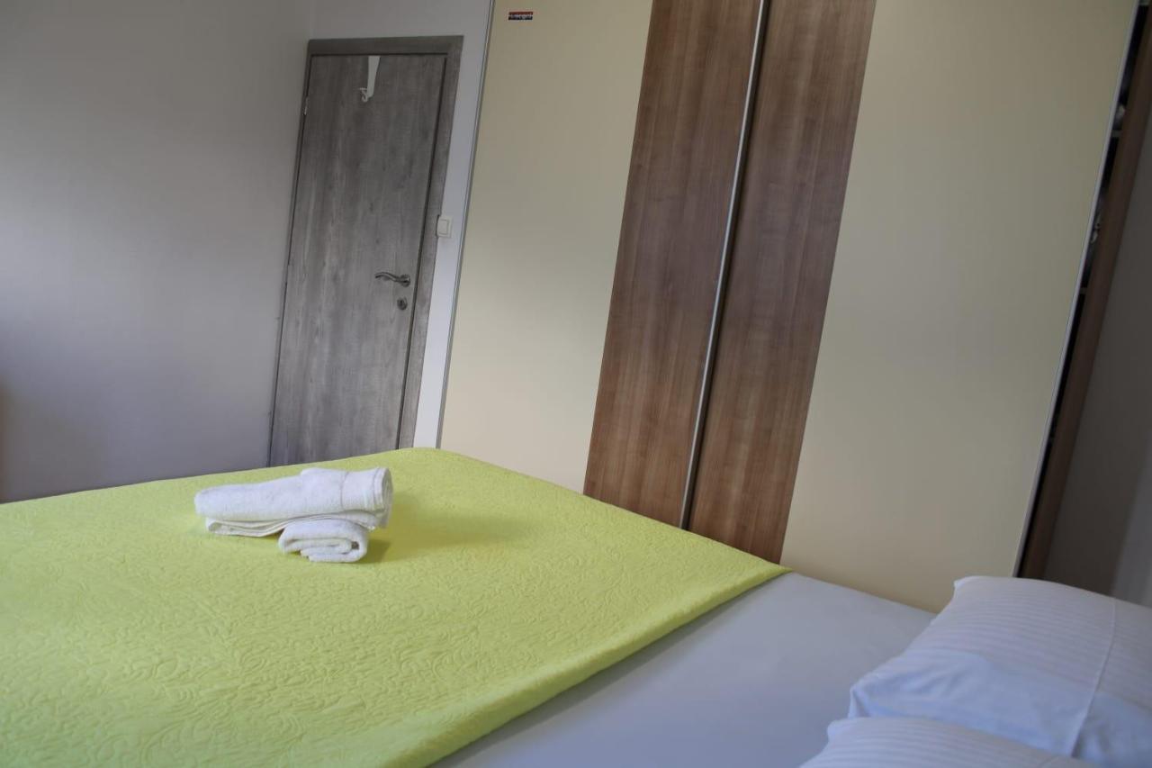 Apartments Renata Seget Donji ภายนอก รูปภาพ